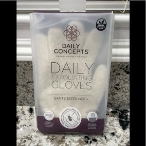 🦋2/$20 Daily Concepts Daily Exfoliating Gloves 1pr NWT